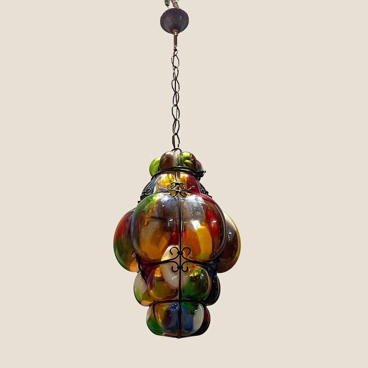 Lampada a sospensione in ferro battuto e vetro multicolore, anni '50 4