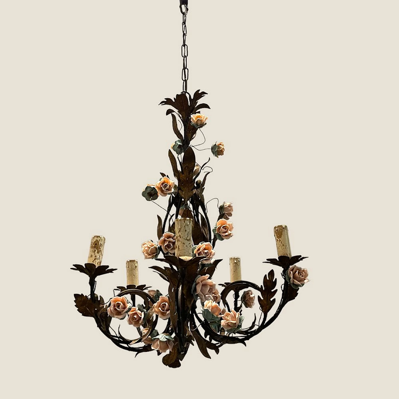 Lampadario con fiori di rosa in porcellana di Tole, anni '60 9
