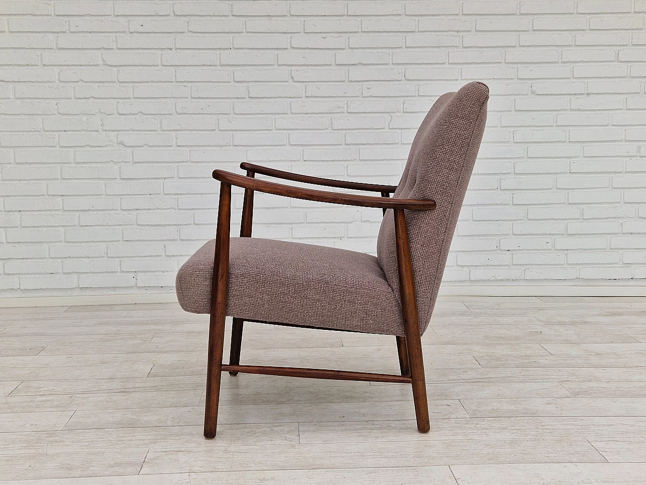 Poltrona svedese rivestita in lana con bottoni in pelle, anni '60 9