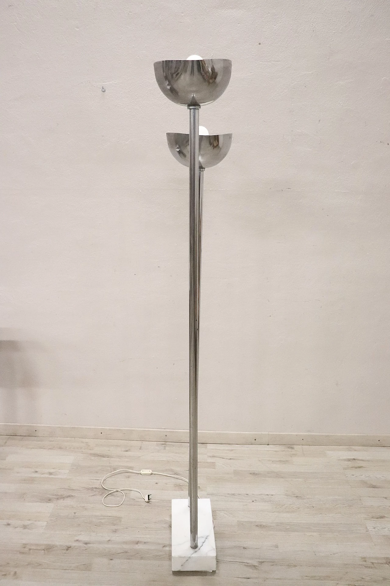 Chrome-plated metal floor lamp with marble base, 1980s 5