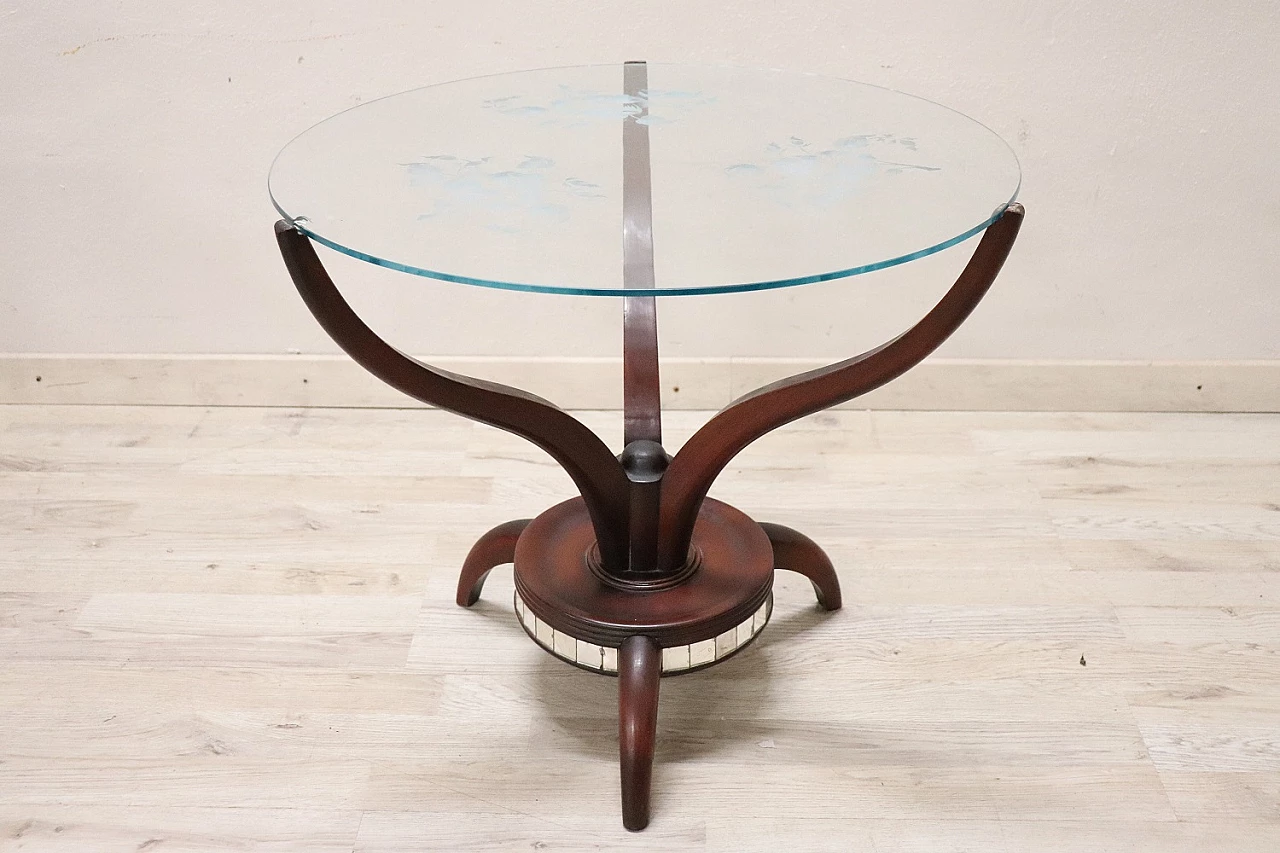 Tavolino rotondo con base in legno e piano in vetro con decorazioni, anni '50 2