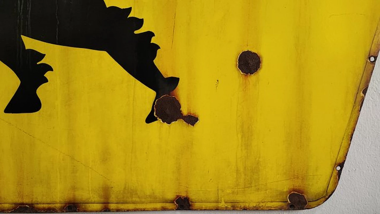 Insegna Eni gialla smaltata, 1957 3