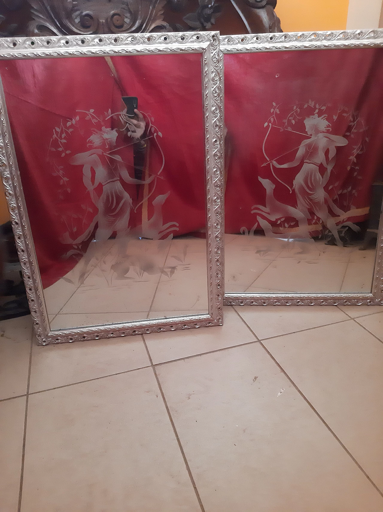 Coppia di specchi con incisione di cacciatrice, anni '30 5