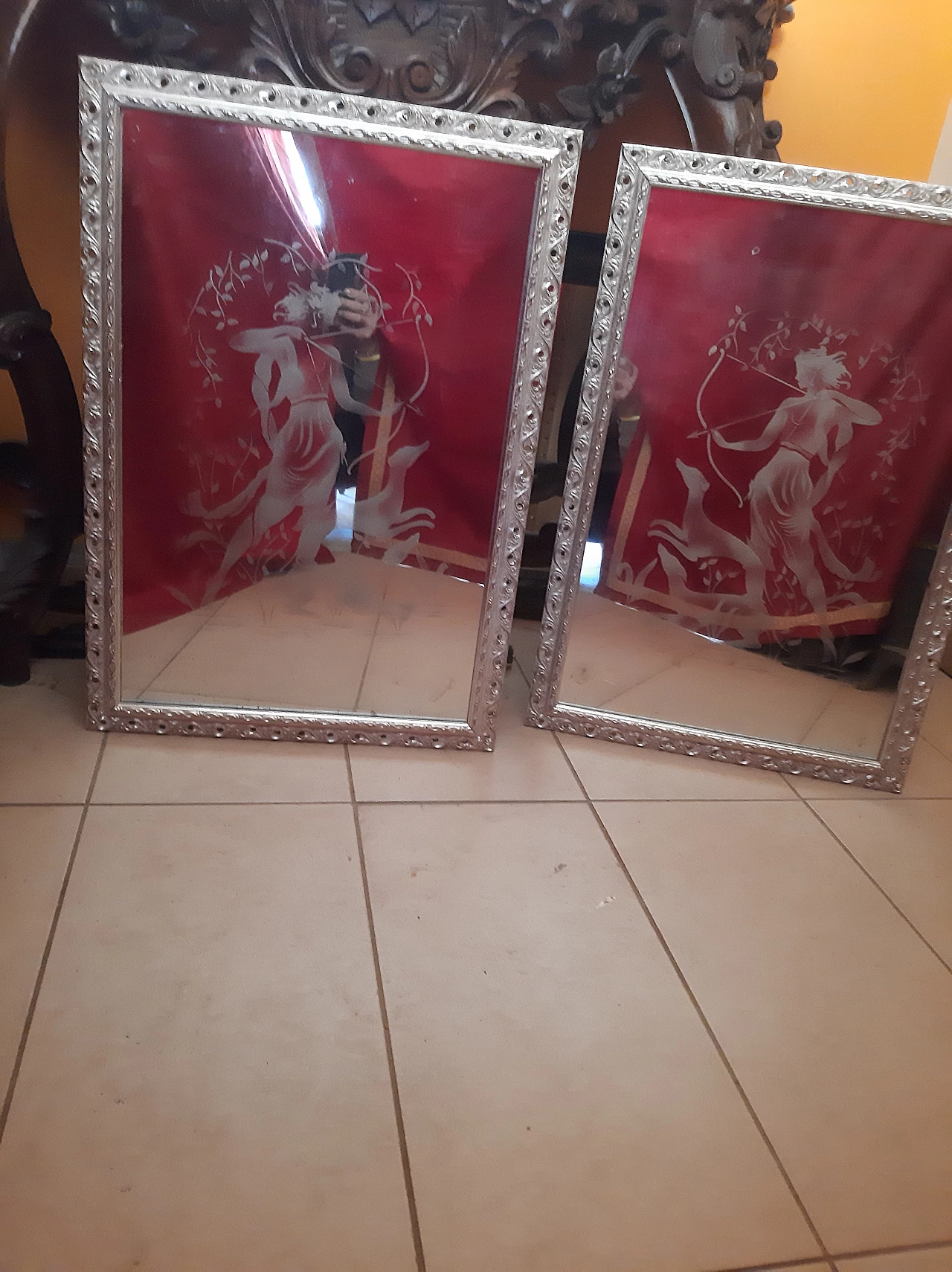 Coppia di specchi con incisione di cacciatrice, anni '30 6