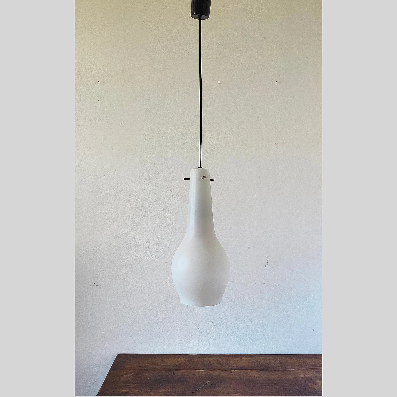 Lampada a sospensione in vetro opalino bianco, anni '50 5