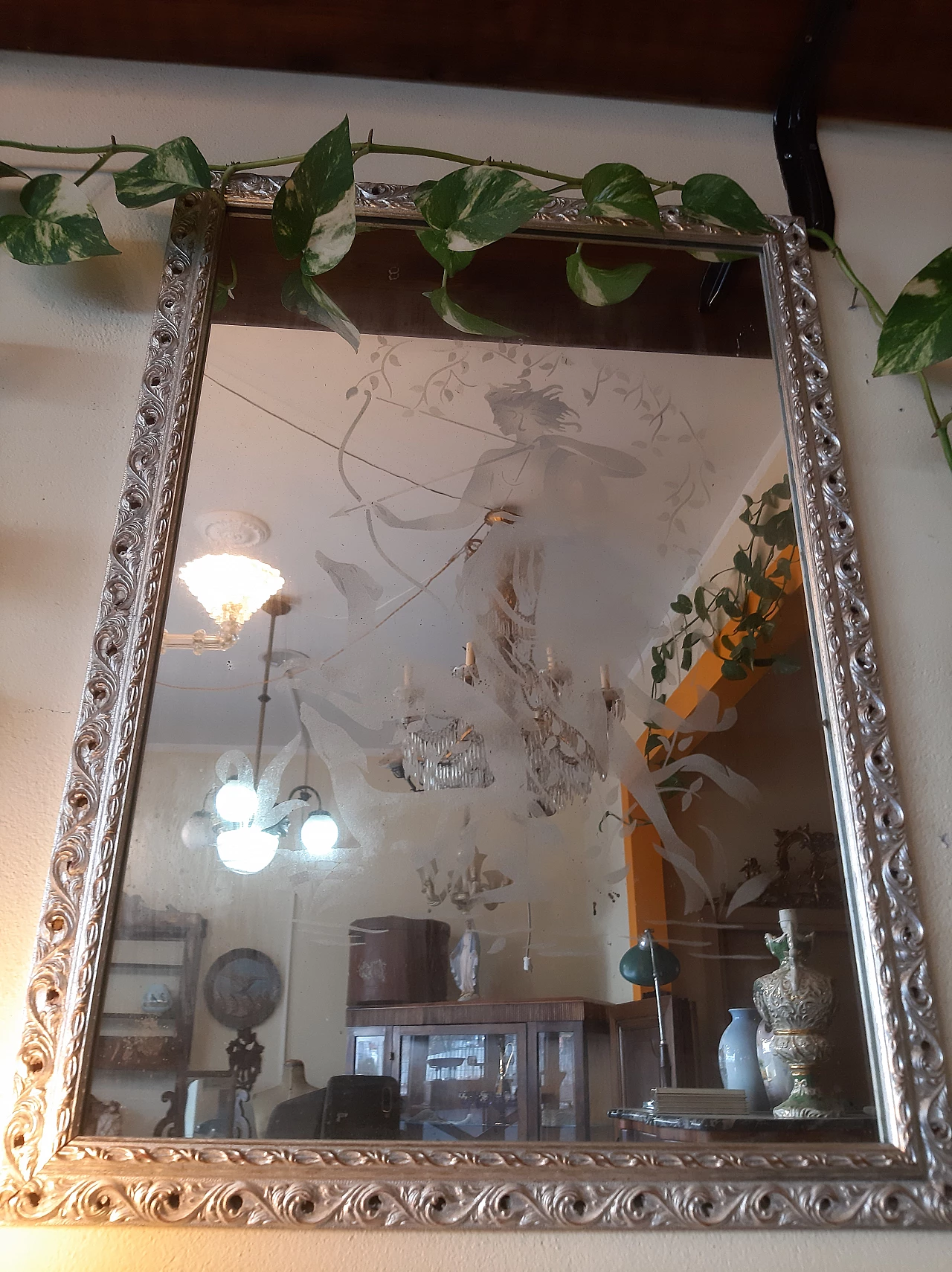 Coppia di specchi con incisione di cacciatrice, anni '30 13