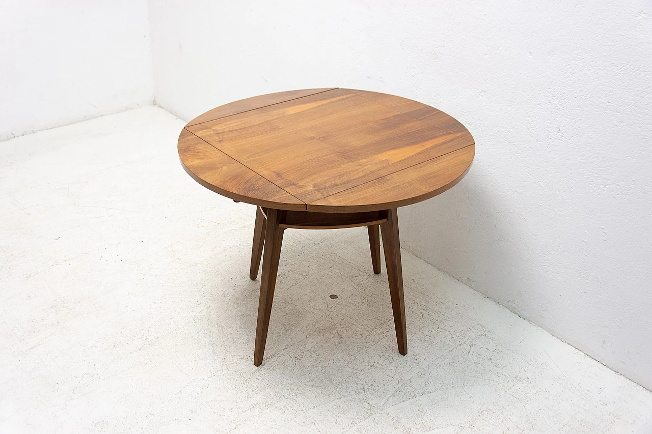 Folding walnut coffee table, 1950s 5