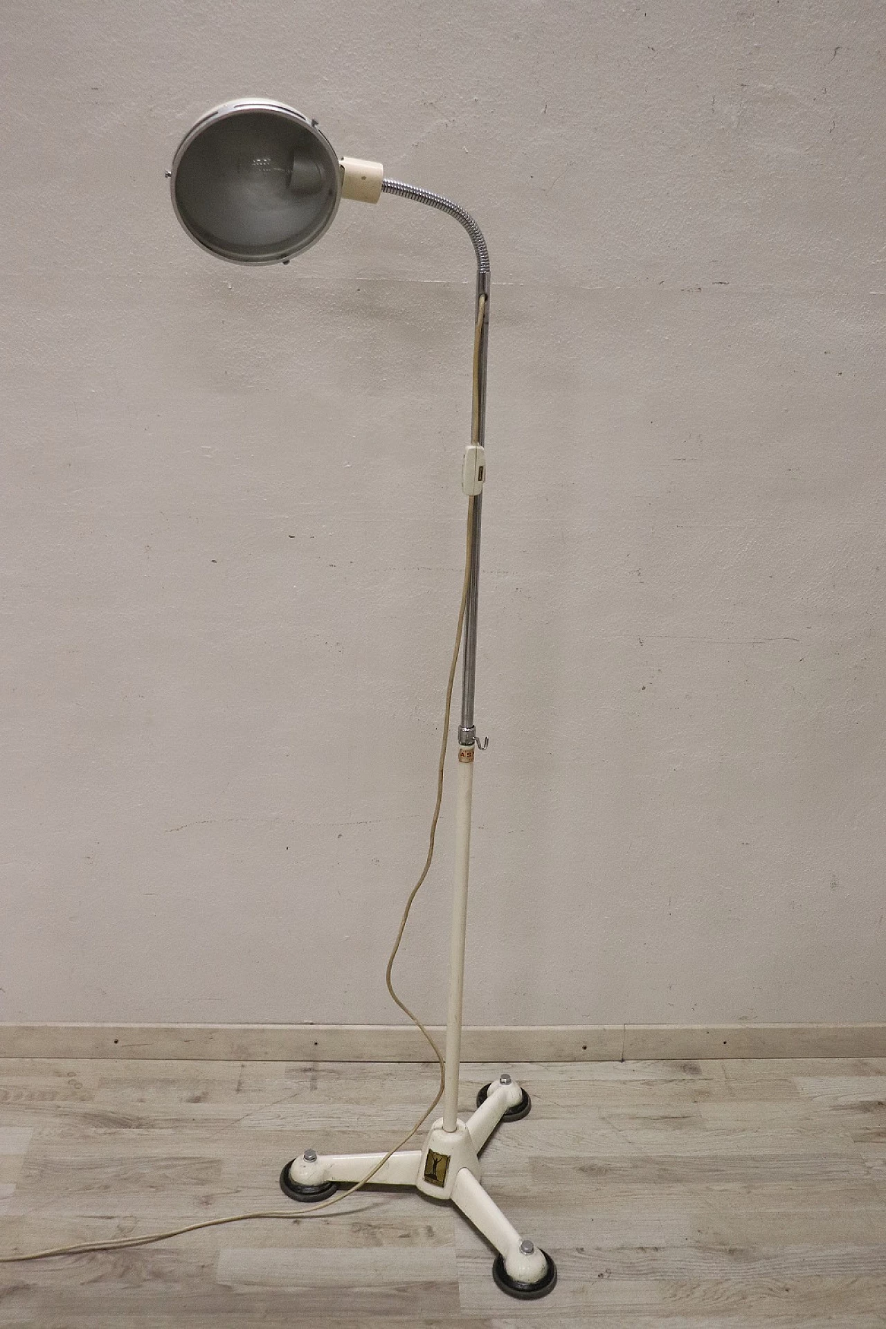 White lacquered metal floor lamp by Hanau, 1950s 2