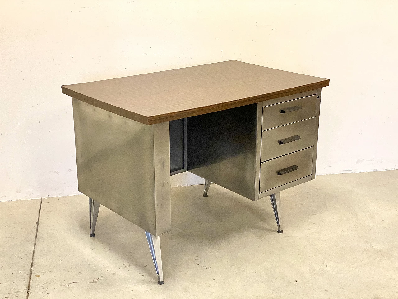 Steel and iron desk with formica top, 1970s 12