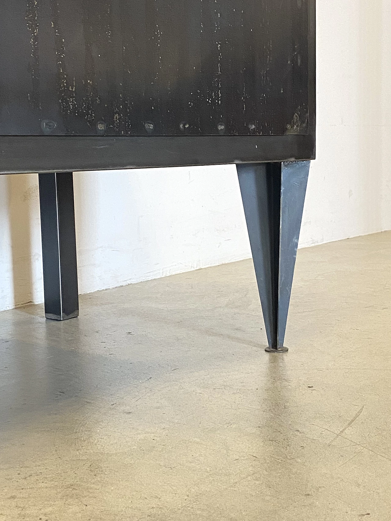 Iron dresser with quartz knobs, 1990s 6