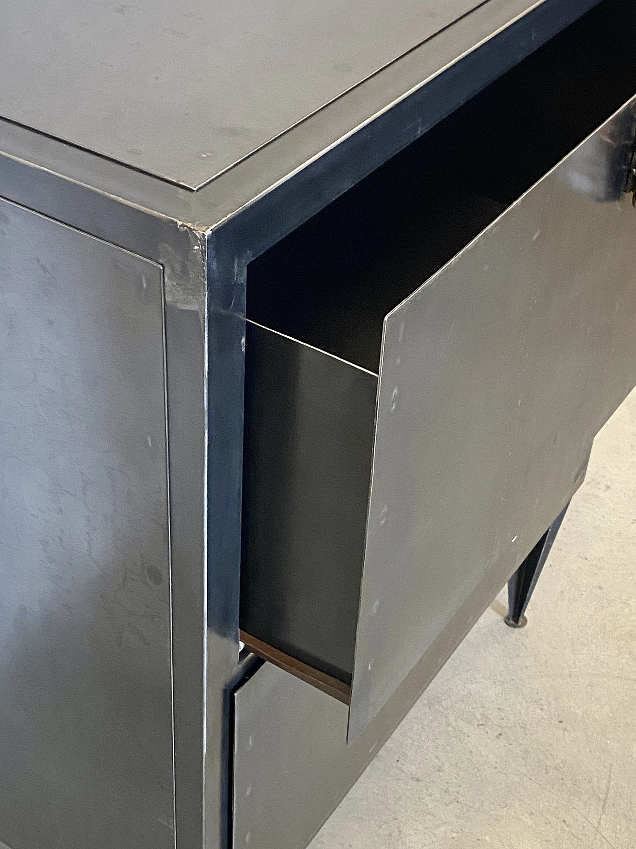 Iron dresser with quartz knobs, 1990s 8