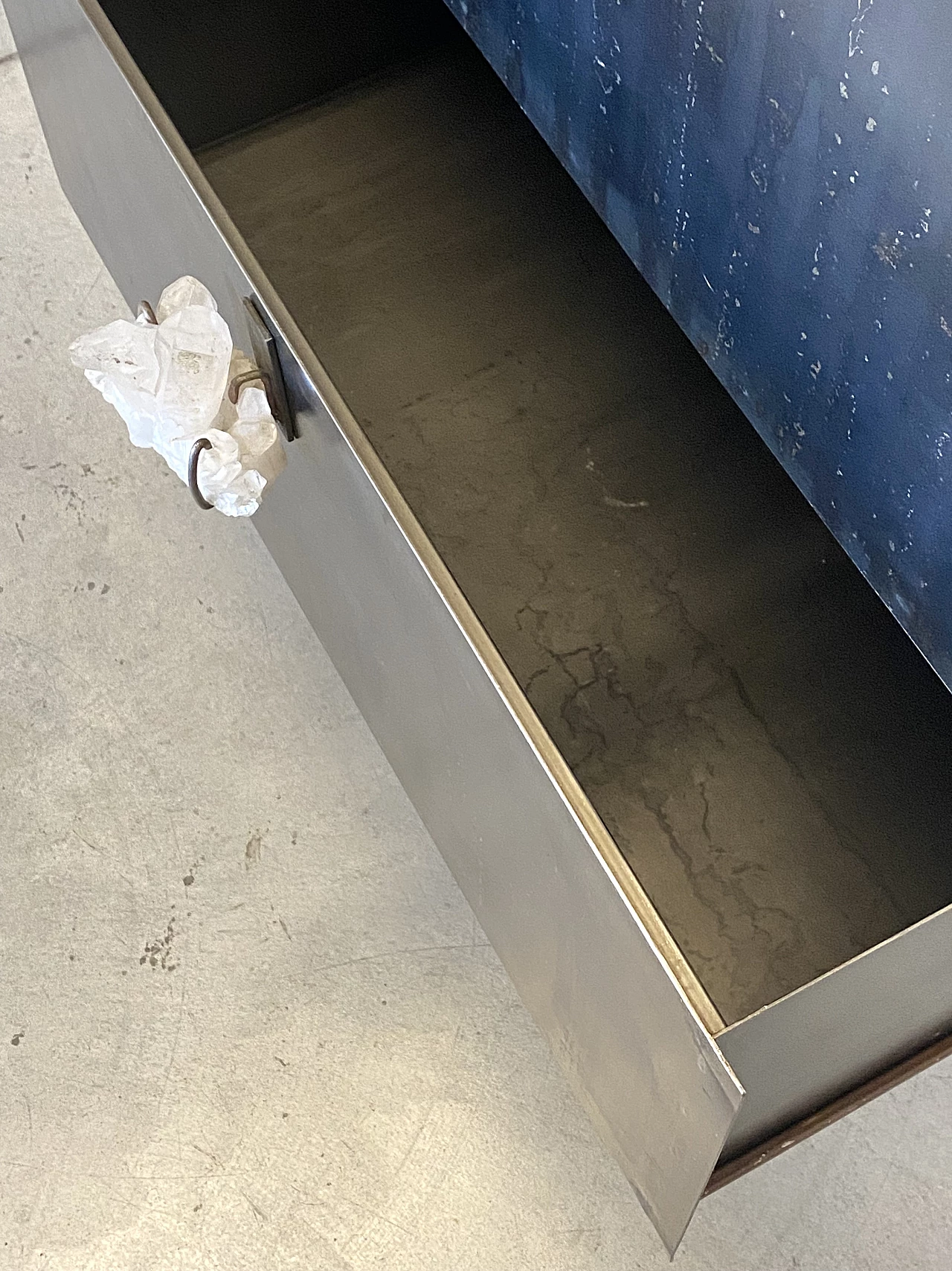 Iron dresser with quartz knobs, 1990s 10