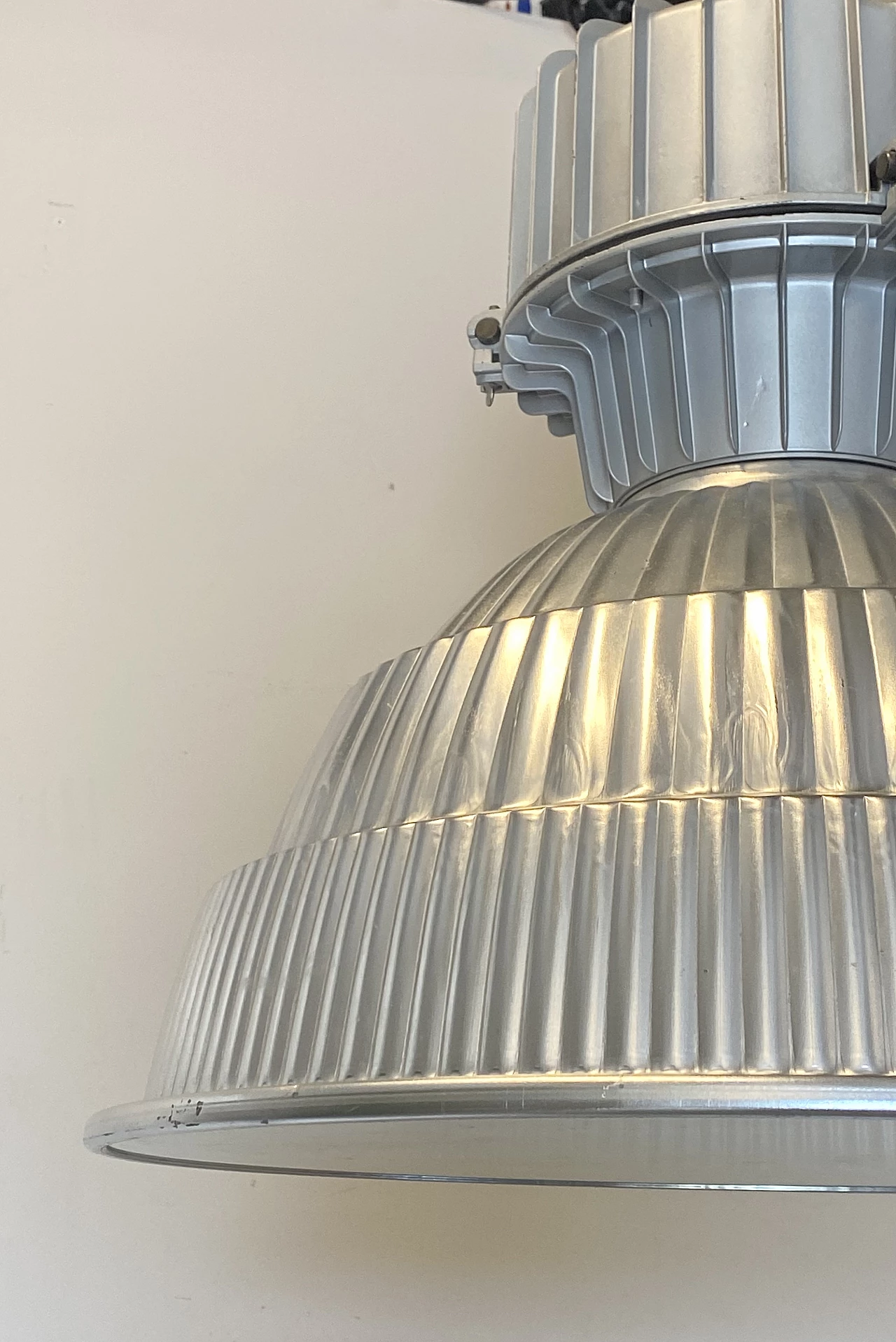 Lampada industriale in alluminio e vetro, anni '90 2