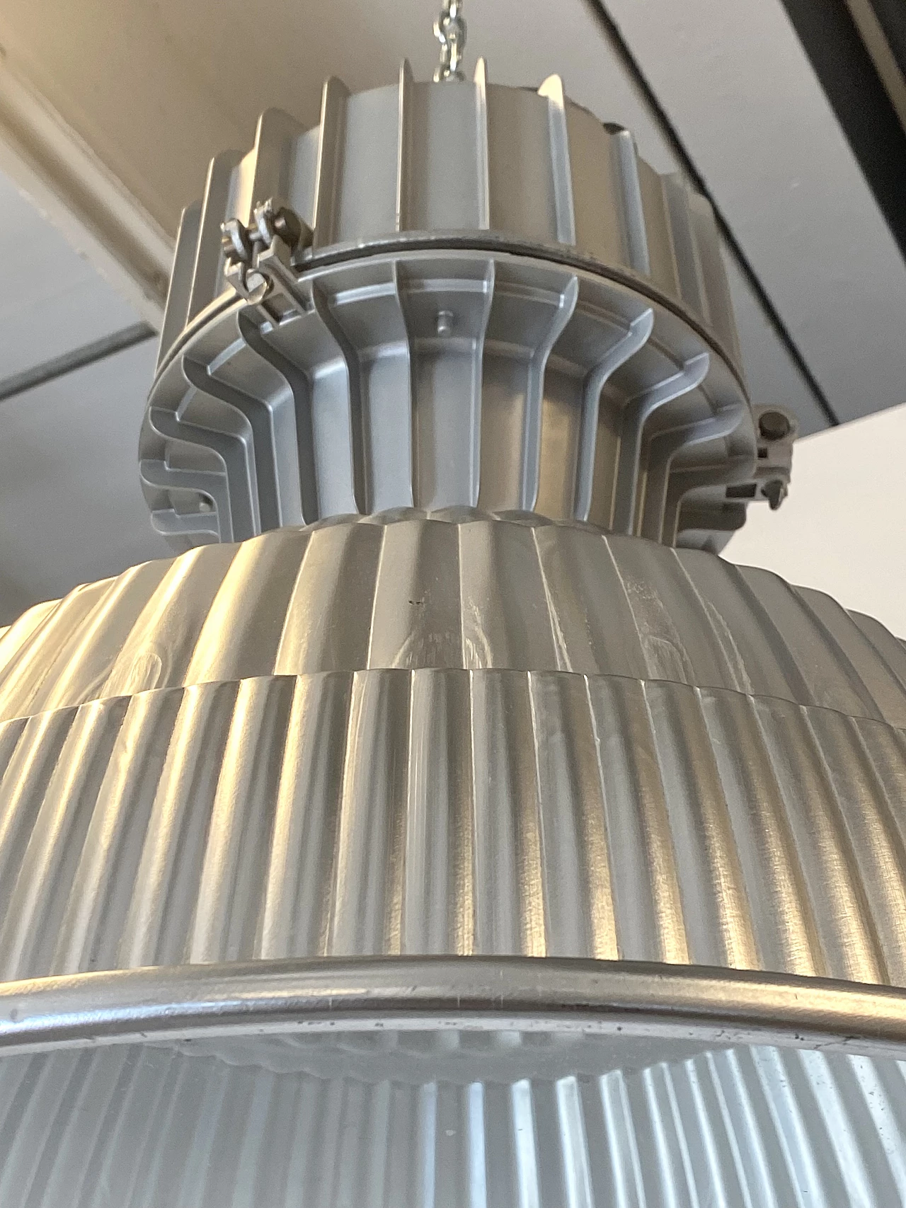 Lampada industriale in alluminio e vetro, anni '90 8