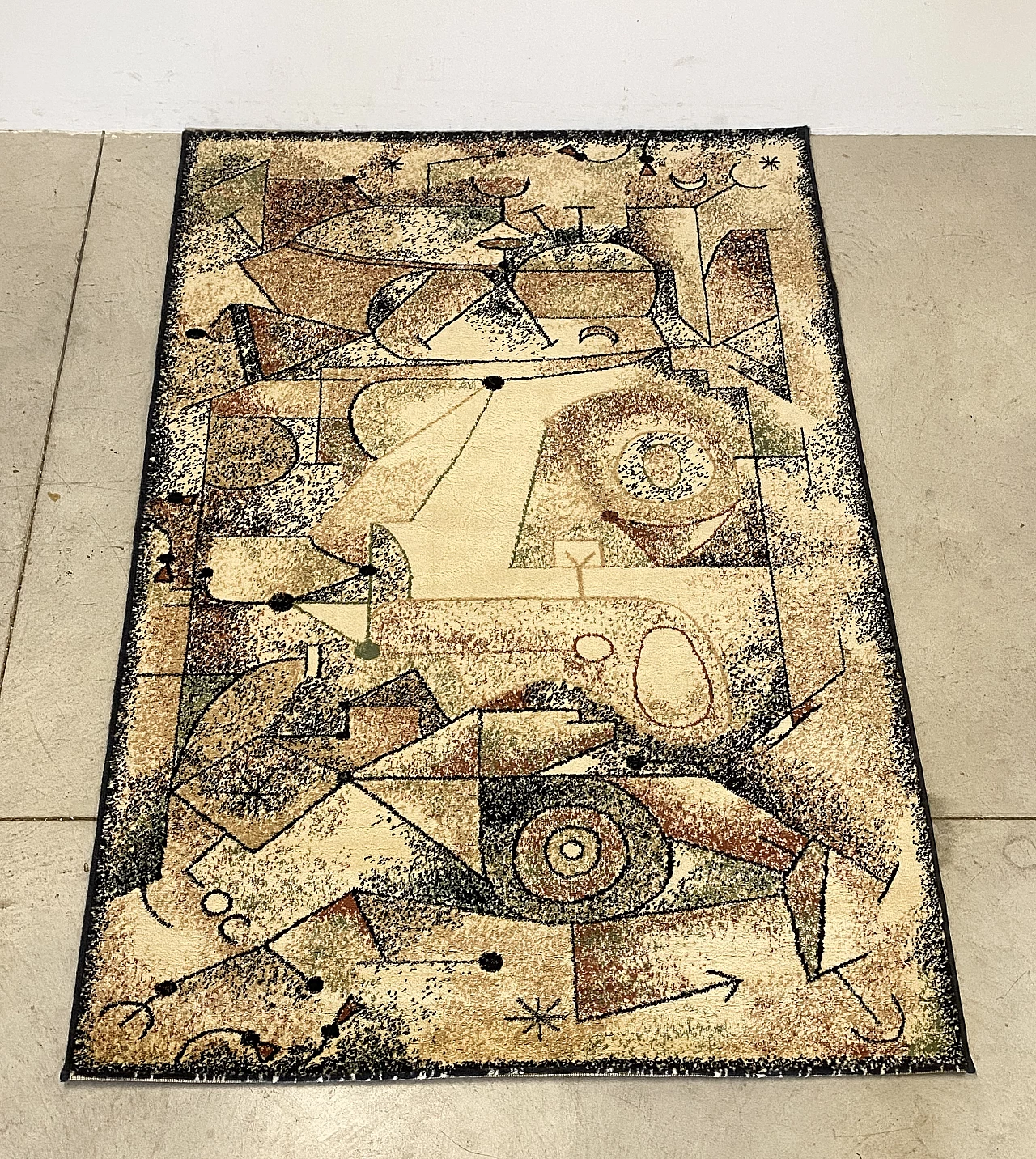 Tappeto rettangolare con disegni ispirati a Paul Klee, anni '80 10
