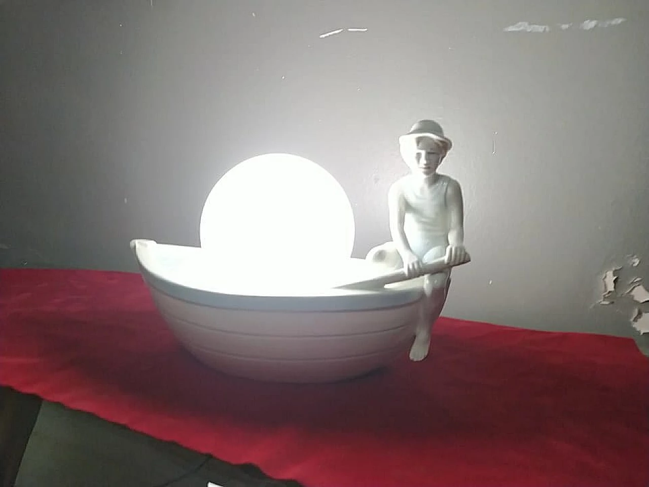 Lampada da tavolo in porcellana policromata con gondoliere, anni '50 3