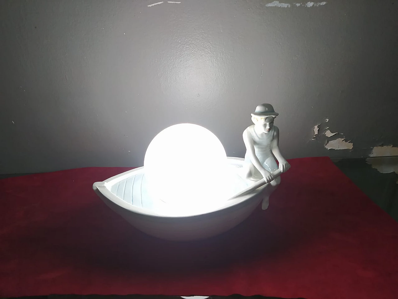 Lampada da tavolo in porcellana policromata con gondoliere, anni '50 10