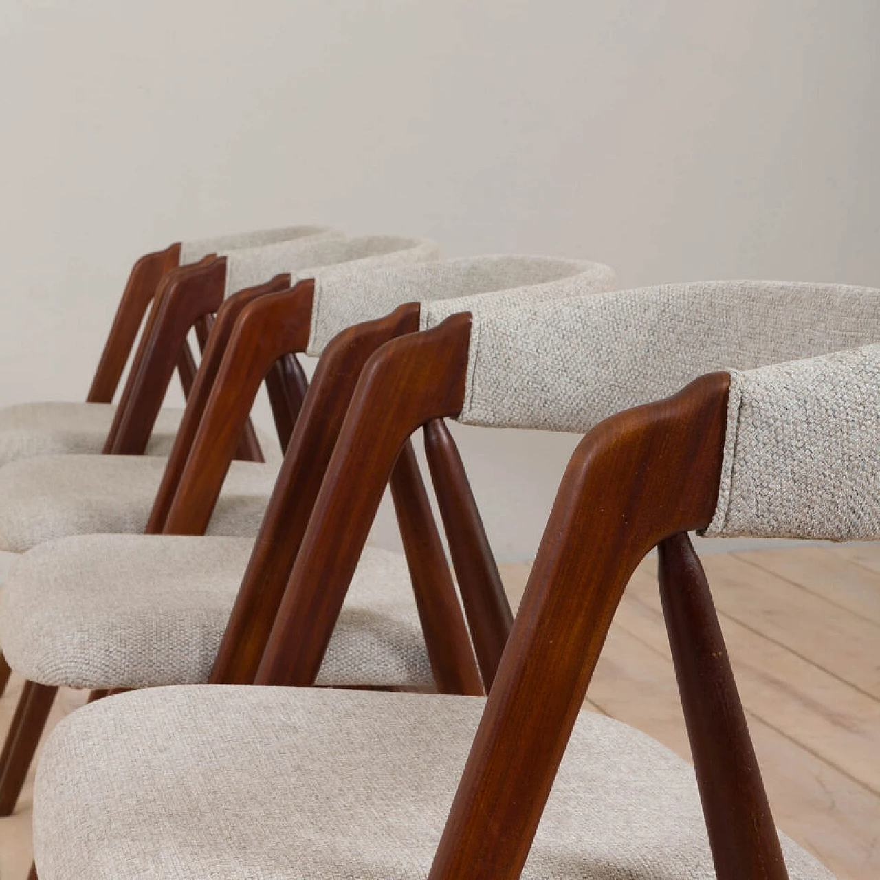 4 Teak and beige wool chairs by Thomas Harlev for Farstrup Møbler, 1950s 5