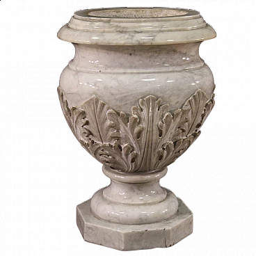 Vaso in marmo scolpito e cesellato, seconda metà dell'800