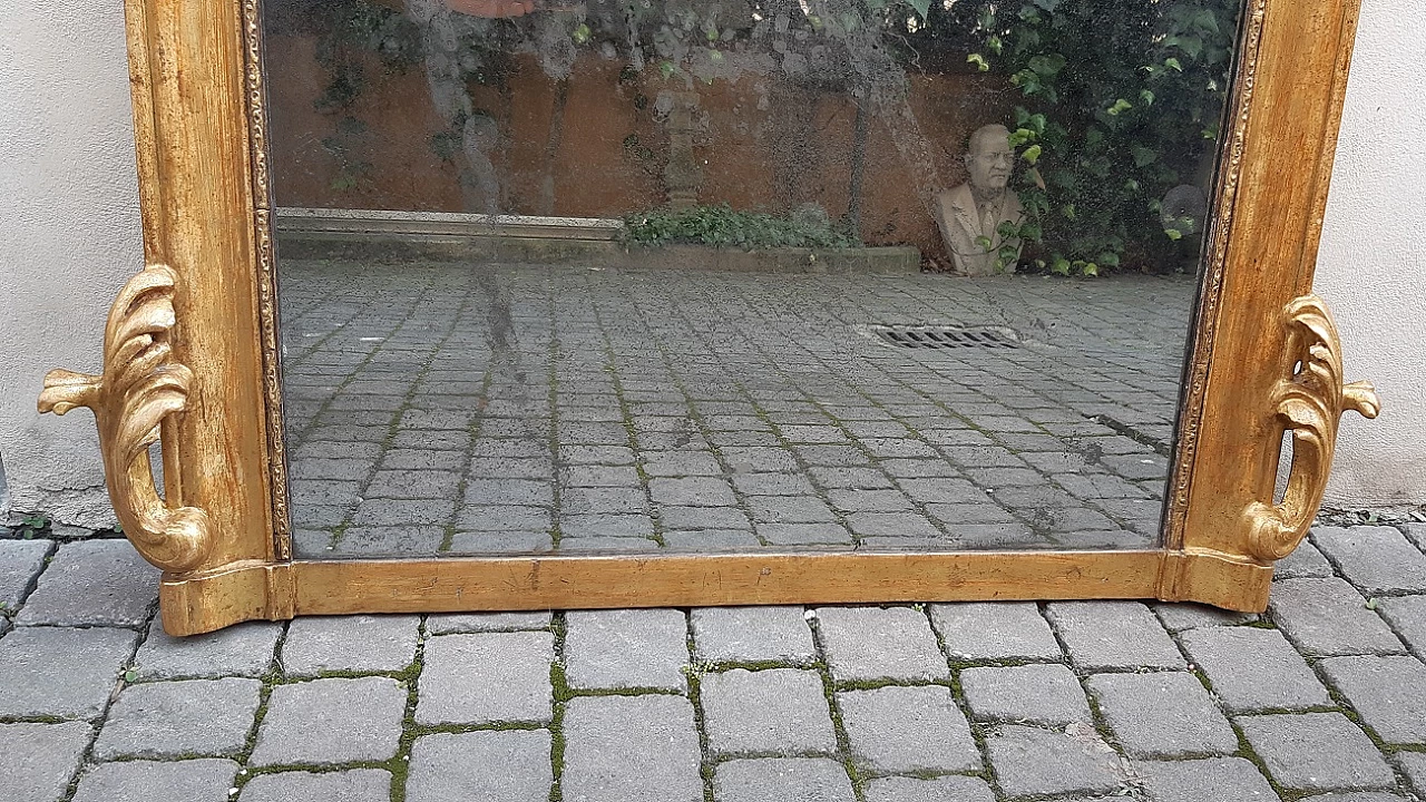Specchiera in legno dorato a motivi floreali, prima metà '800 4