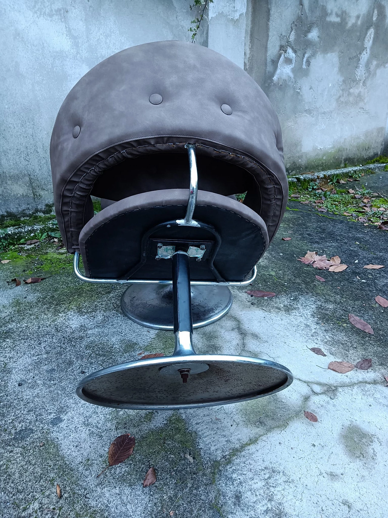 Coppia di poltrone girevoli in metallo ed ecopelle, anni '70 4