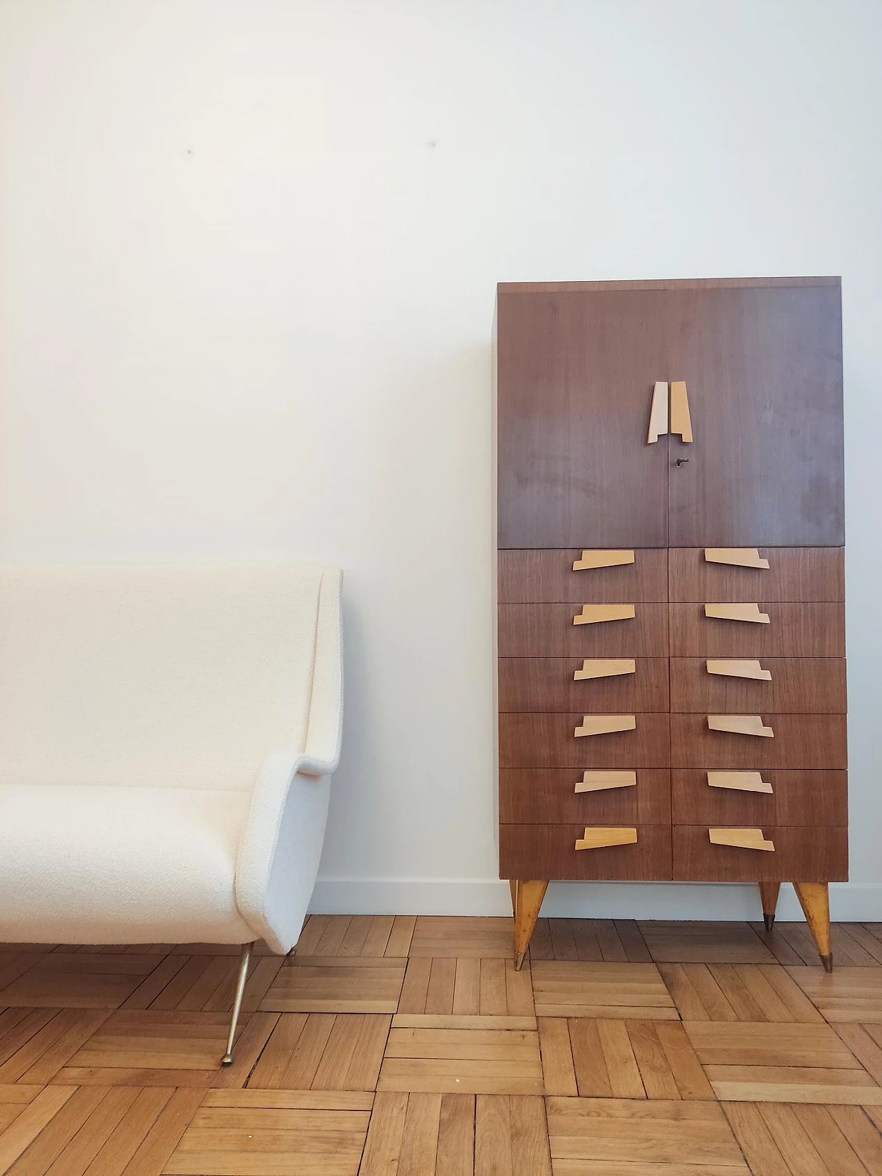 Credenza alta con cassetti e ante nello stile di Gio Ponti, anni '60 1