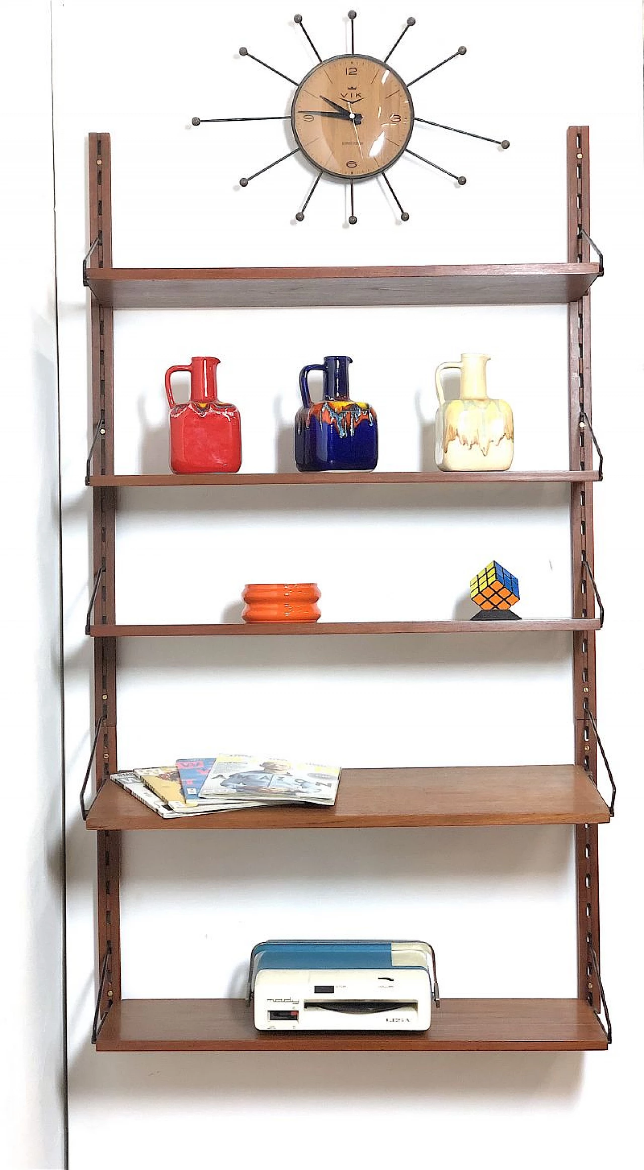 Libreria modulare sospesa in teak e metallo, anni '60 2