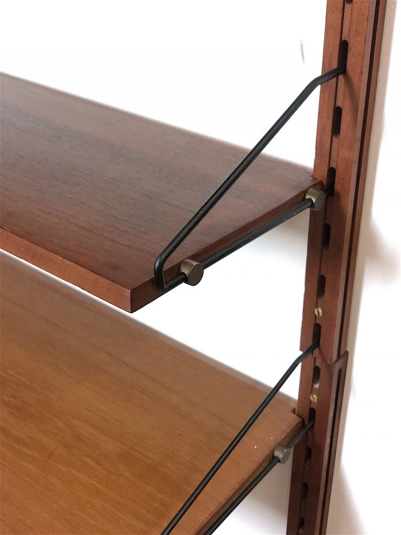 Libreria modulare sospesa in teak e metallo, anni '60 8
