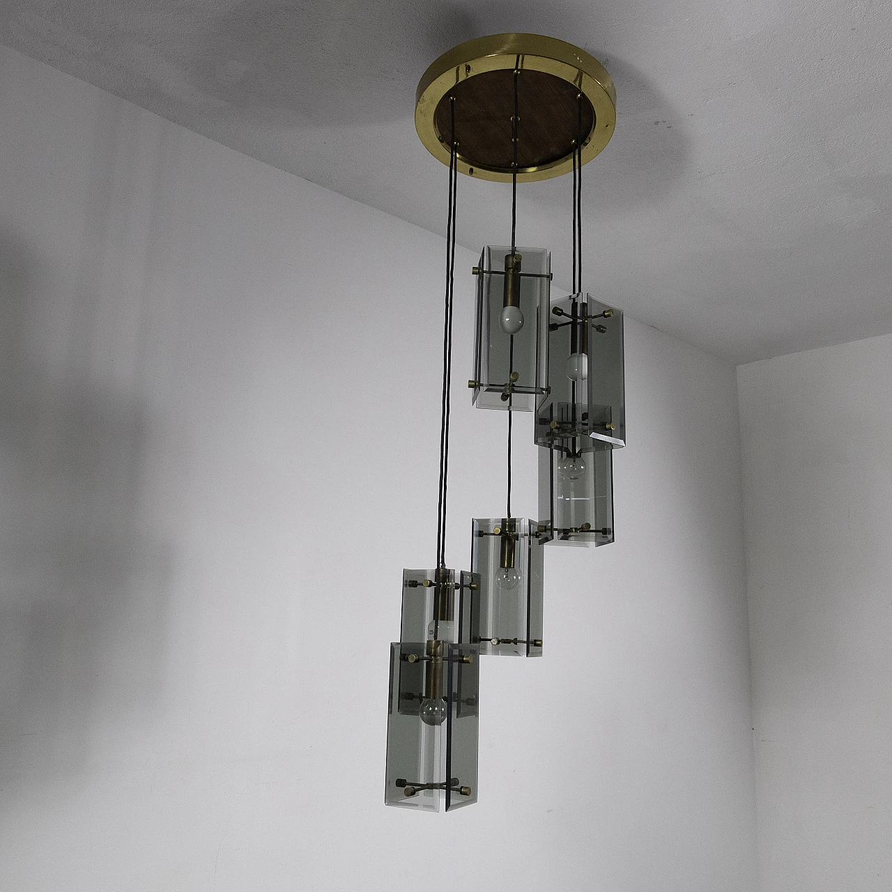 Lampadario a 6 luci in ottone e vetro molato, anni '70 11