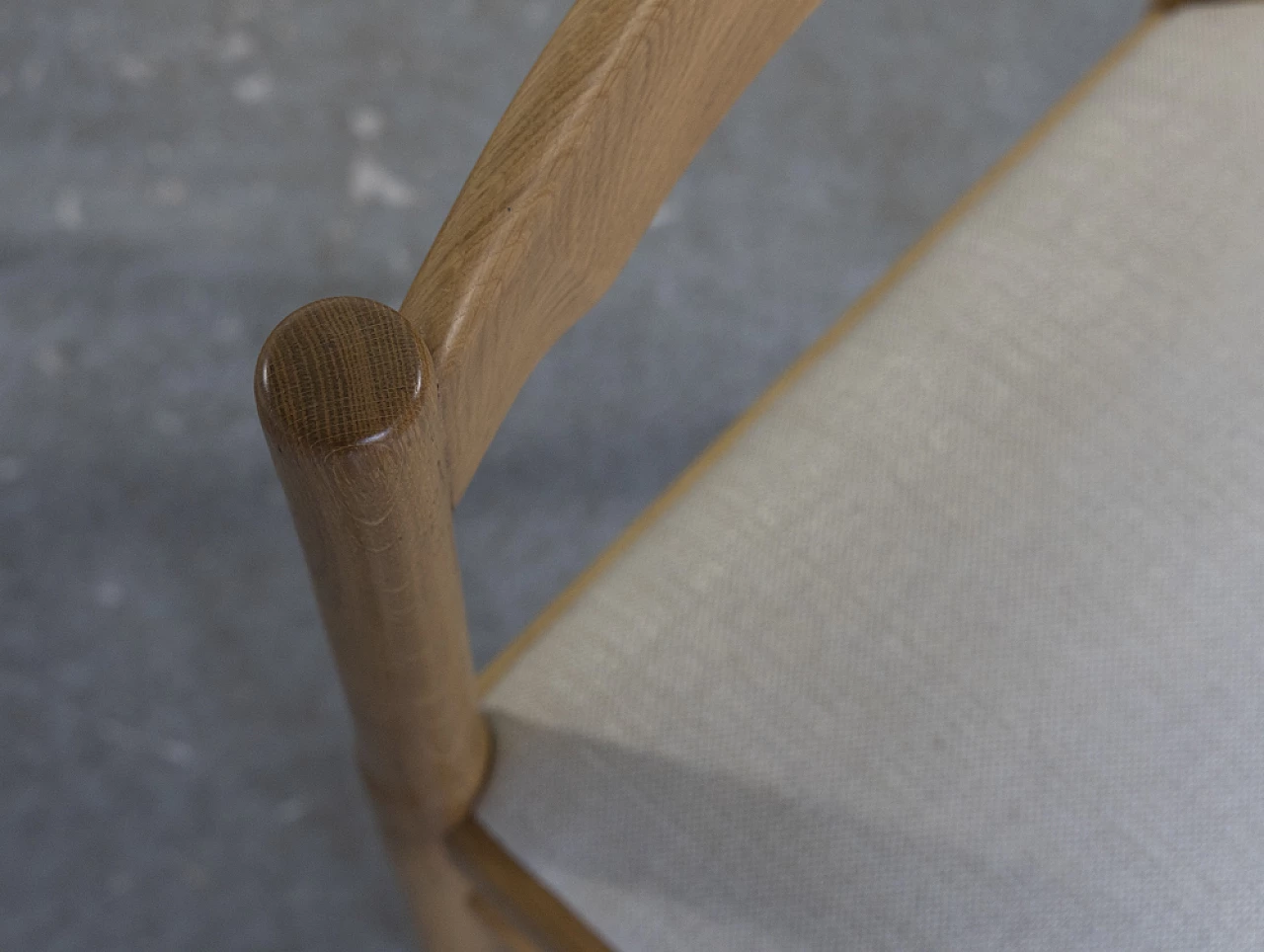 12 oak and fabric chairs, 1970s 8