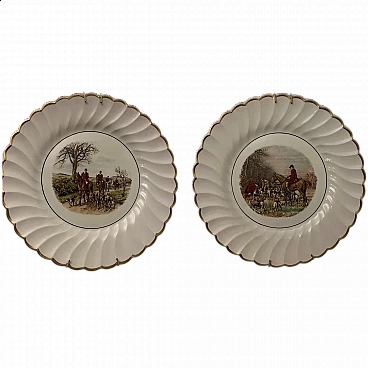 Coppia di piatti in porcellana dipinta e dorata di Myott Royal Mail, anni '70