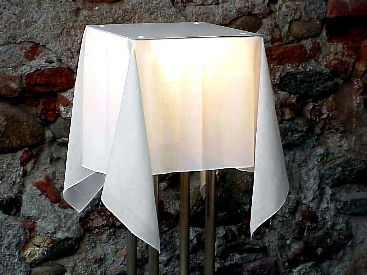 Lampada da tavolo Nefer di Kazuide Takahama per Sirrah, anni '70 3