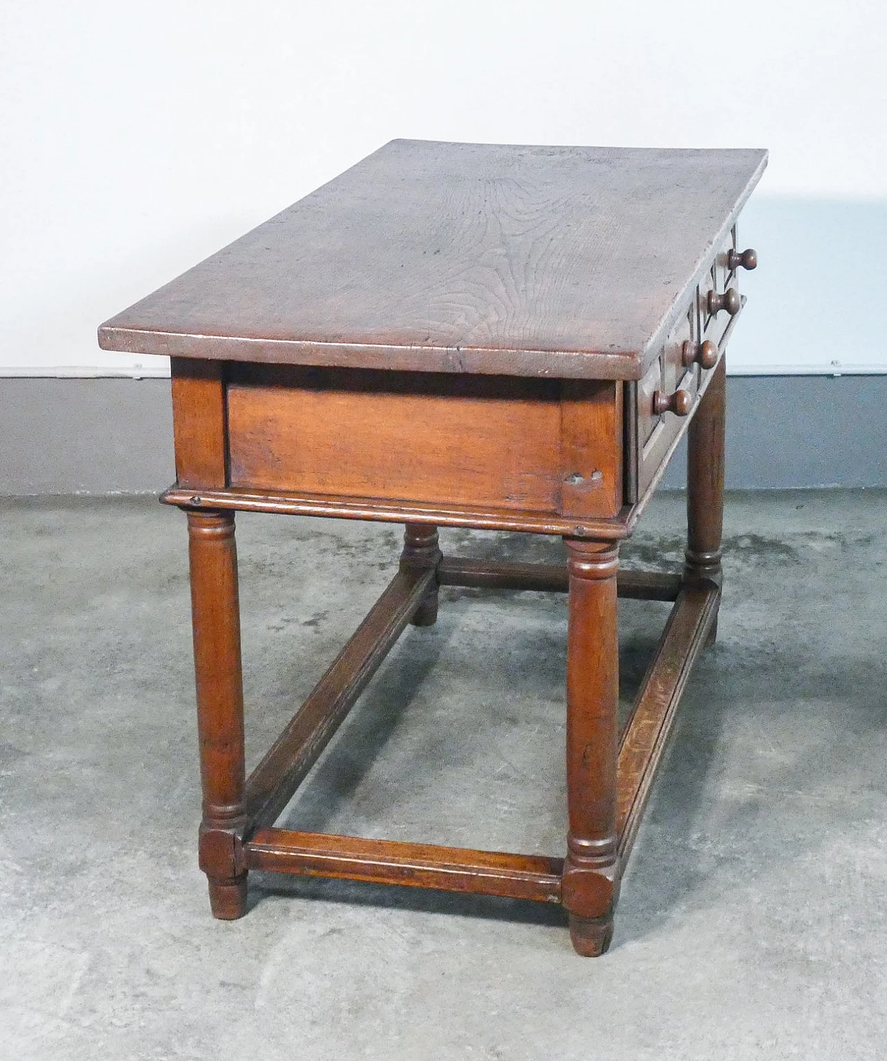 Solid oak desk with two front drawers, late 17th century 7