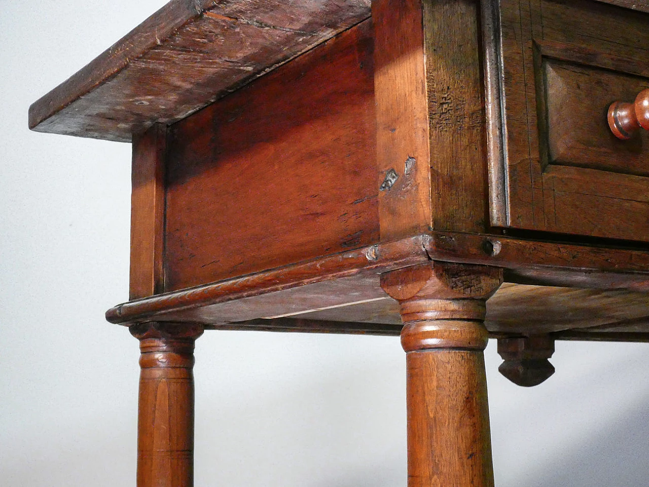 Solid oak desk with two front drawers, late 17th century 11