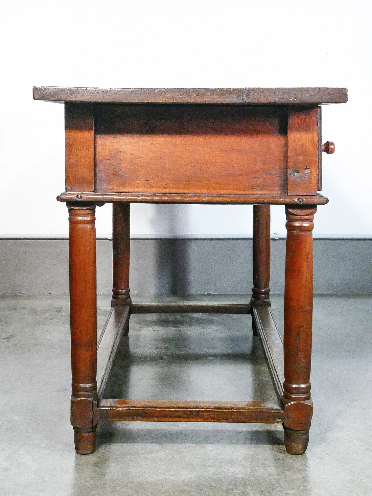 Solid oak desk with two front drawers, late 17th century 12