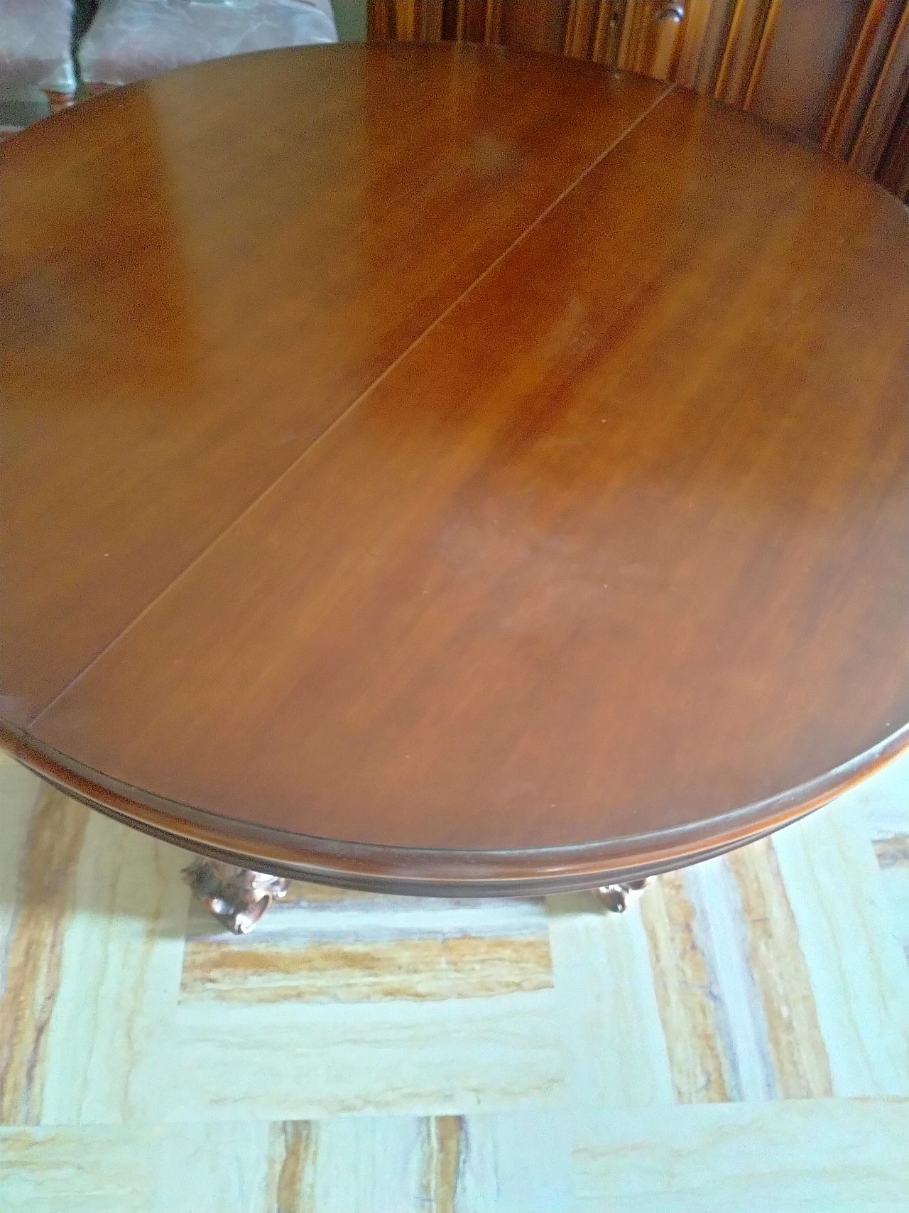 Tavolo rotondo allungabile in noce di Enio Bettarini per 4CM, anni '70 11