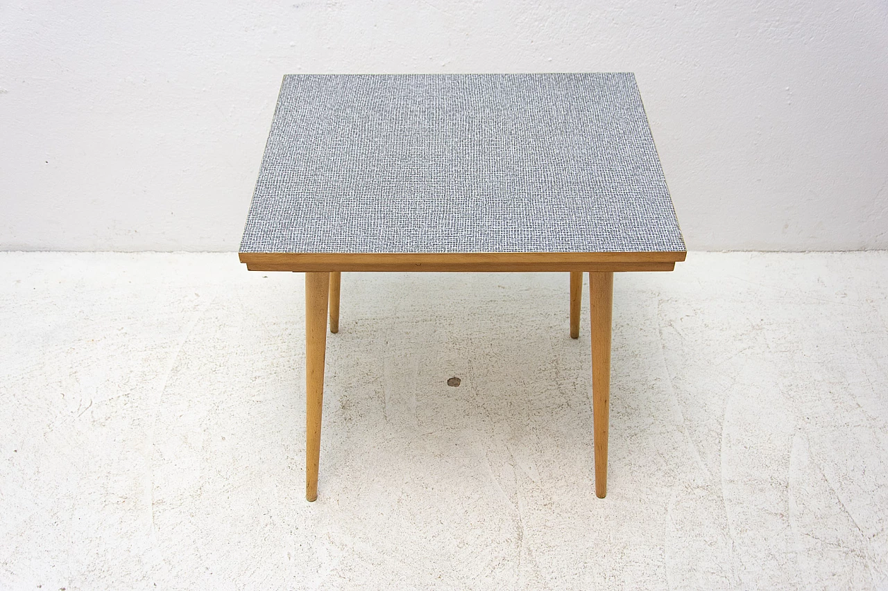 Tavolino in formica e legno di Interiér Praha, anni '60 6