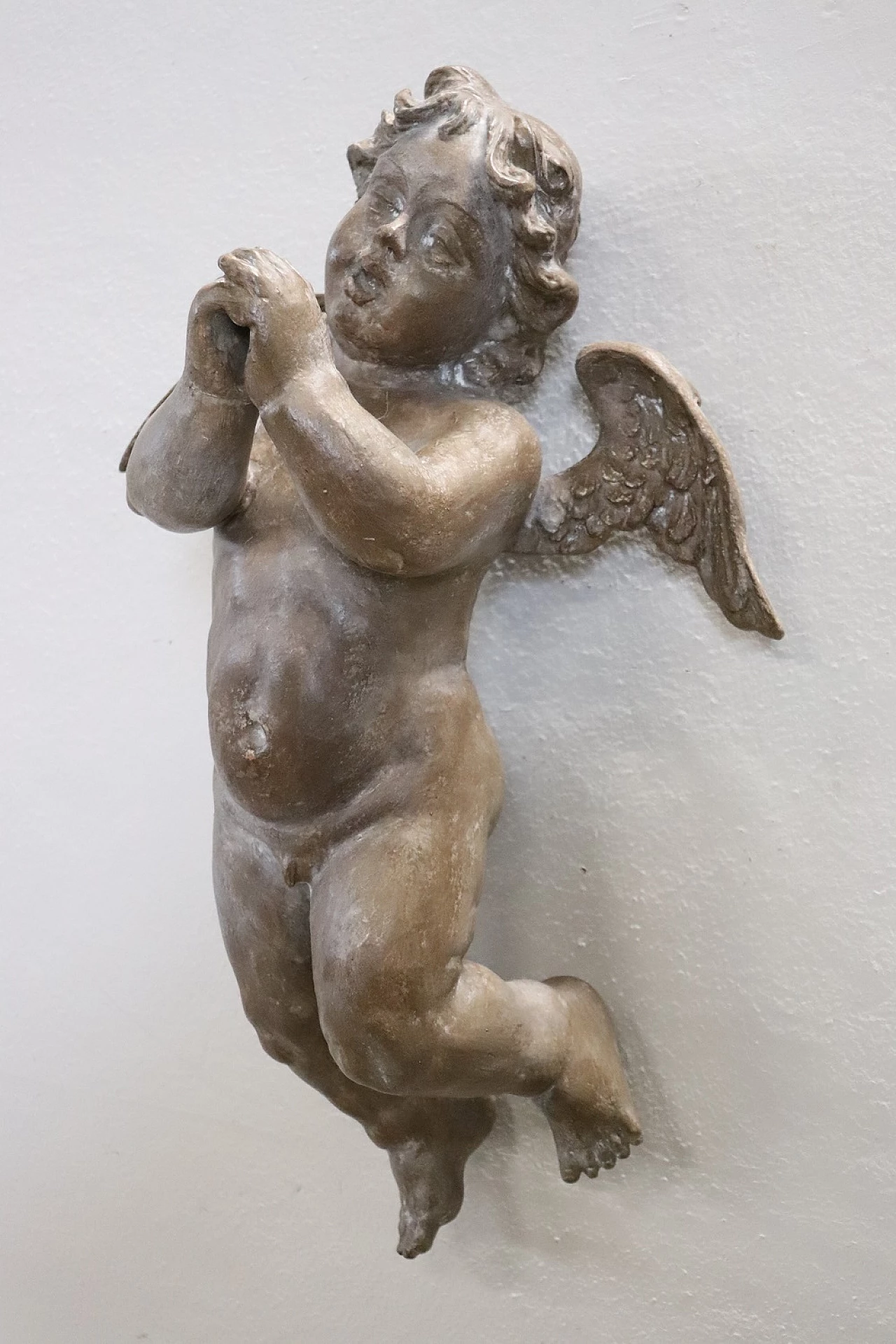 Pair of decorative cherubs 2