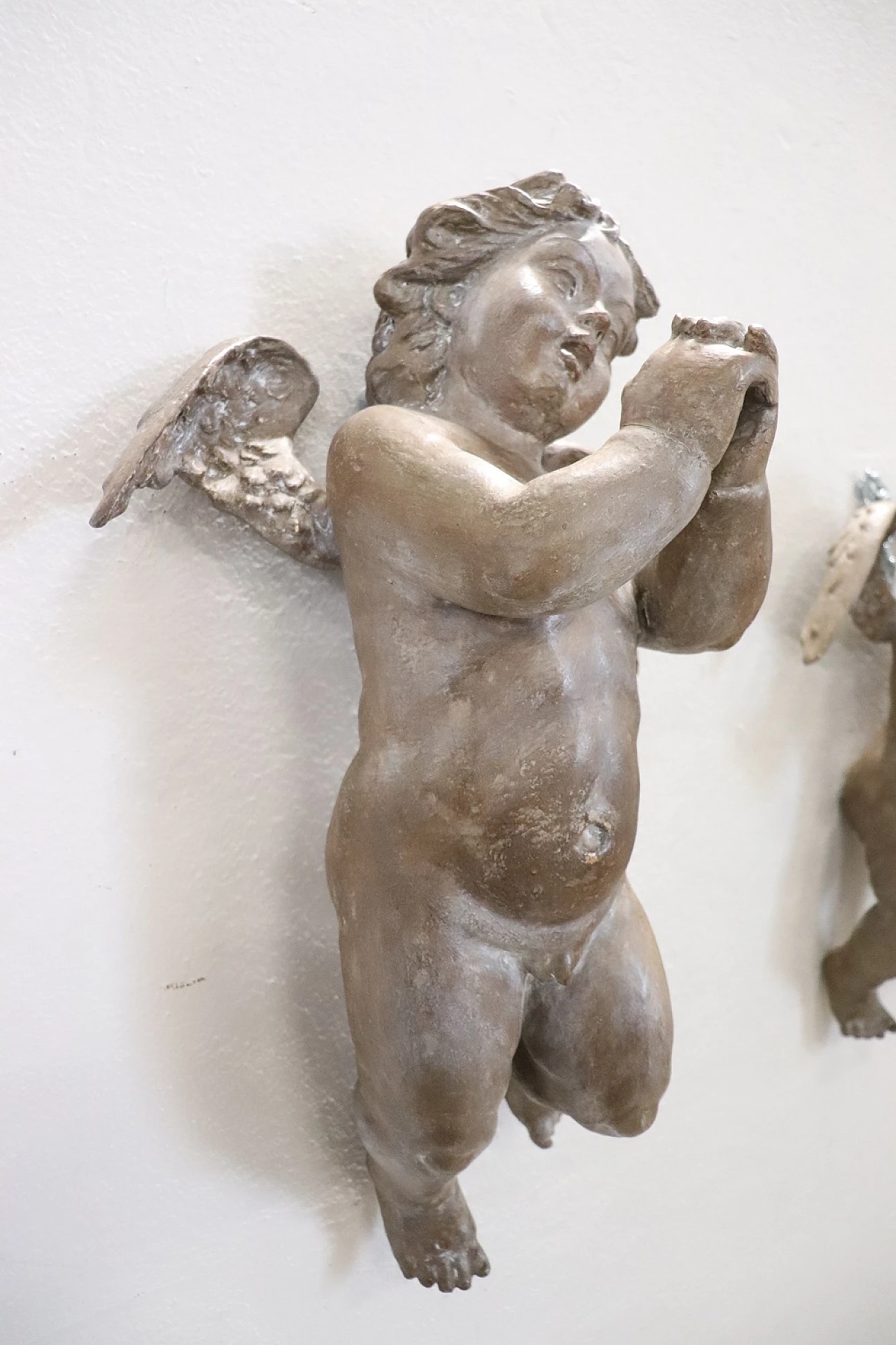 Pair of decorative cherubs 4