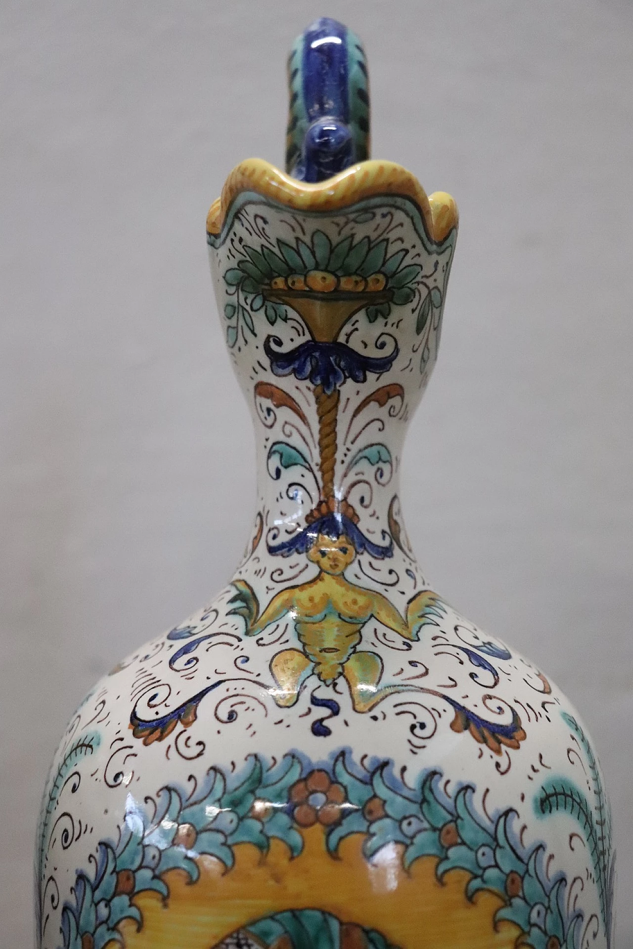 Pair of painted ceramic amphorae by Deruta, early 20th century 6