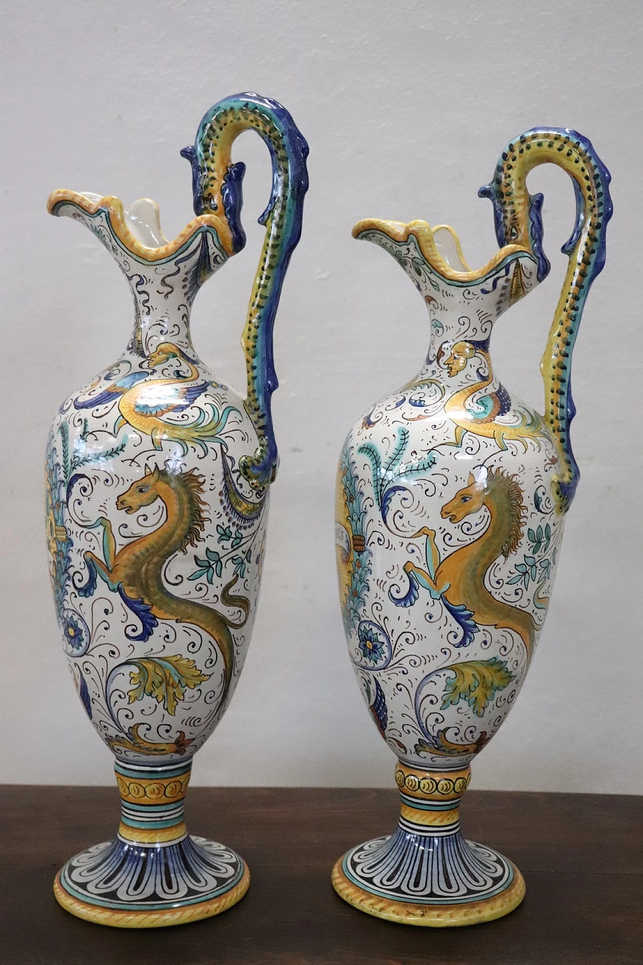 Pair of painted ceramic amphorae by Deruta, early 20th century 9