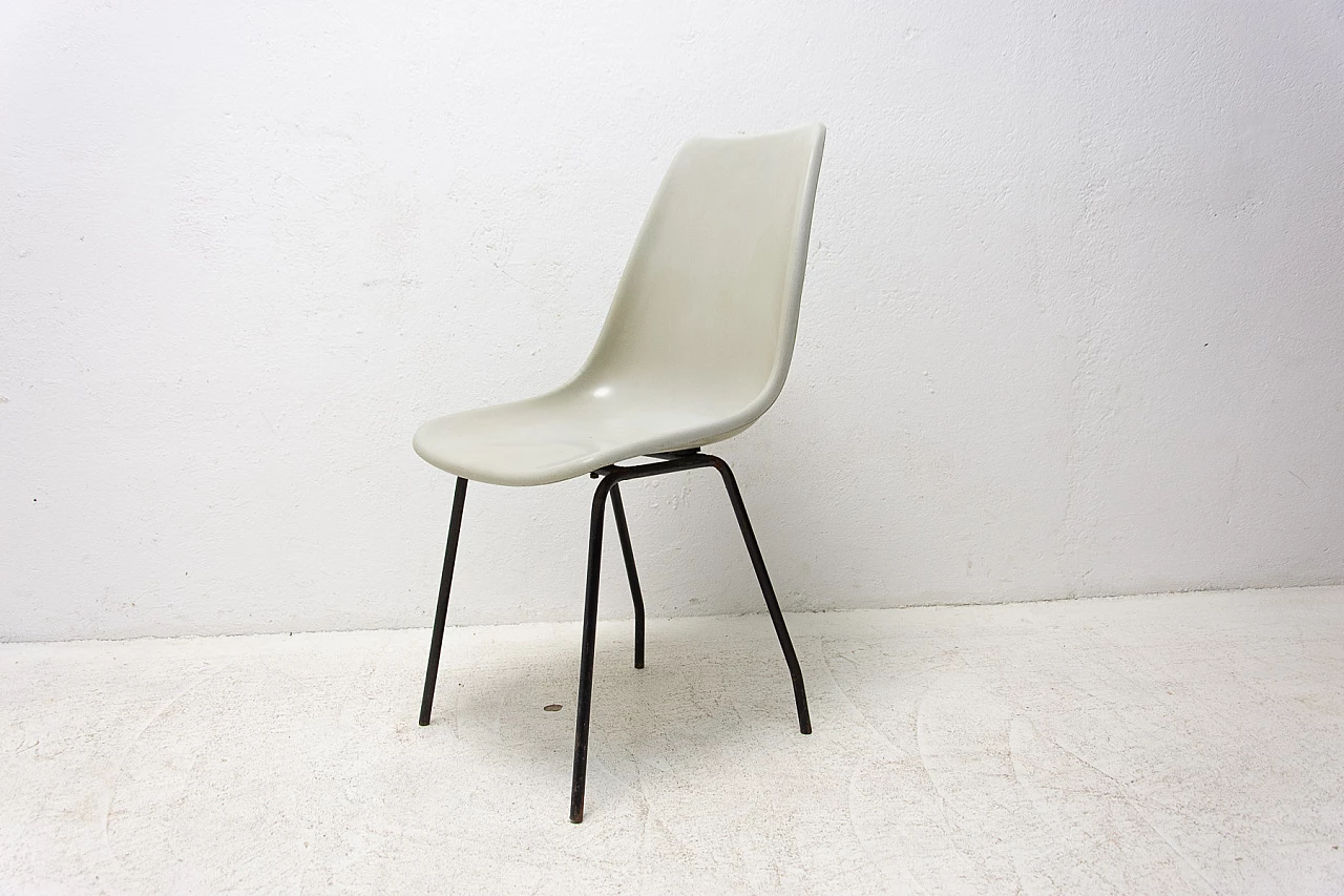 3 Glass fibre chairs by Miroslav Navrátil for Vertex, 1960s 15