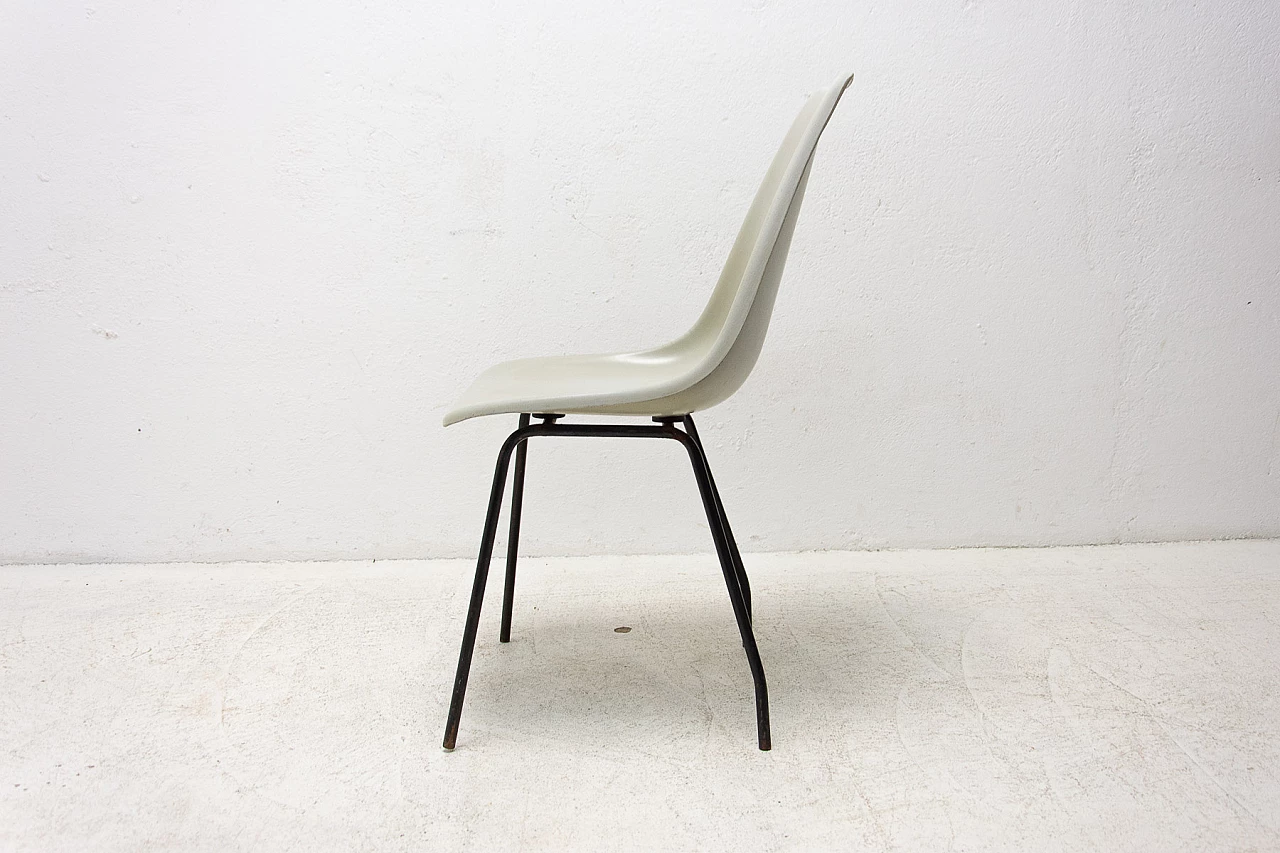 3 Glass fibre chairs by Miroslav Navrátil for Vertex, 1960s 17