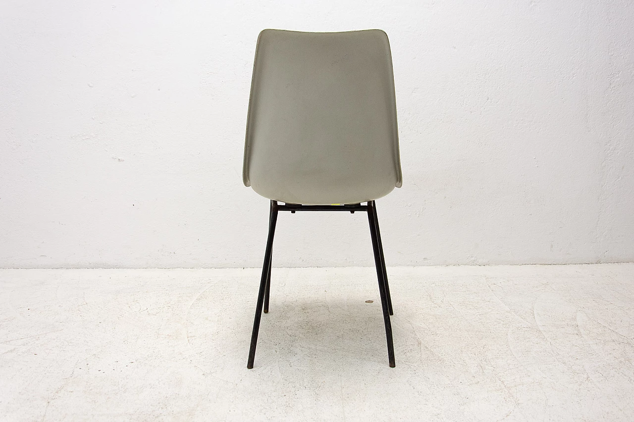3 Glass fibre chairs by Miroslav Navrátil for Vertex, 1960s 18