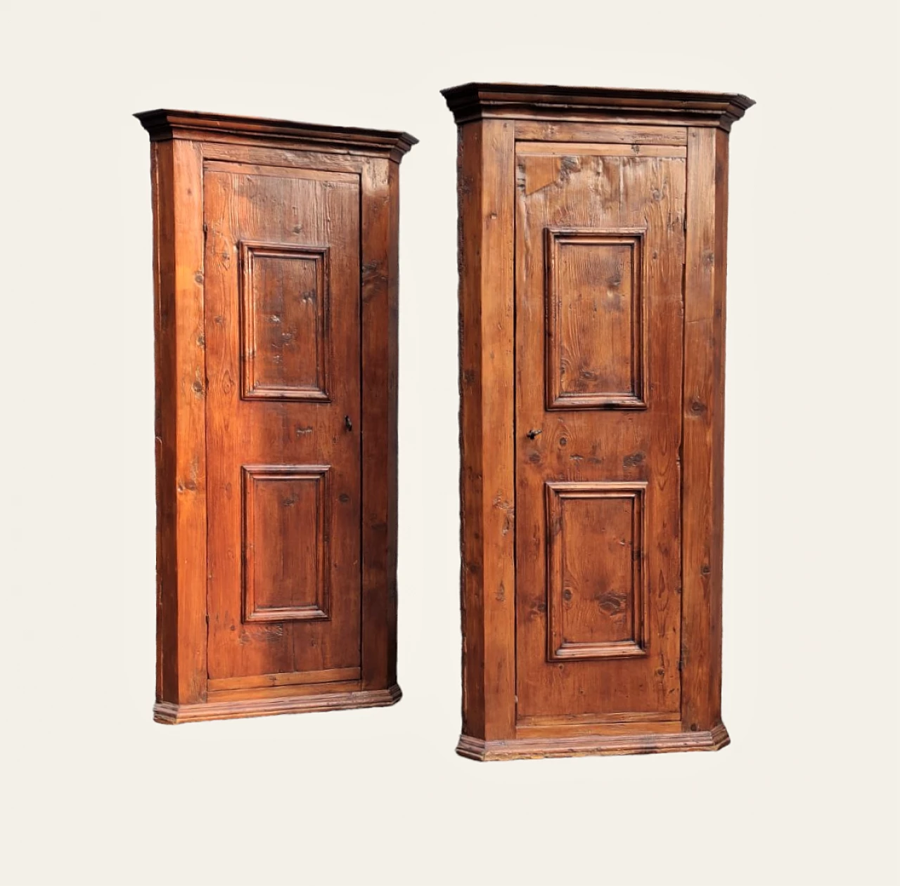 Pair of walnut-stained spruce corner cabinets, 18th century 1