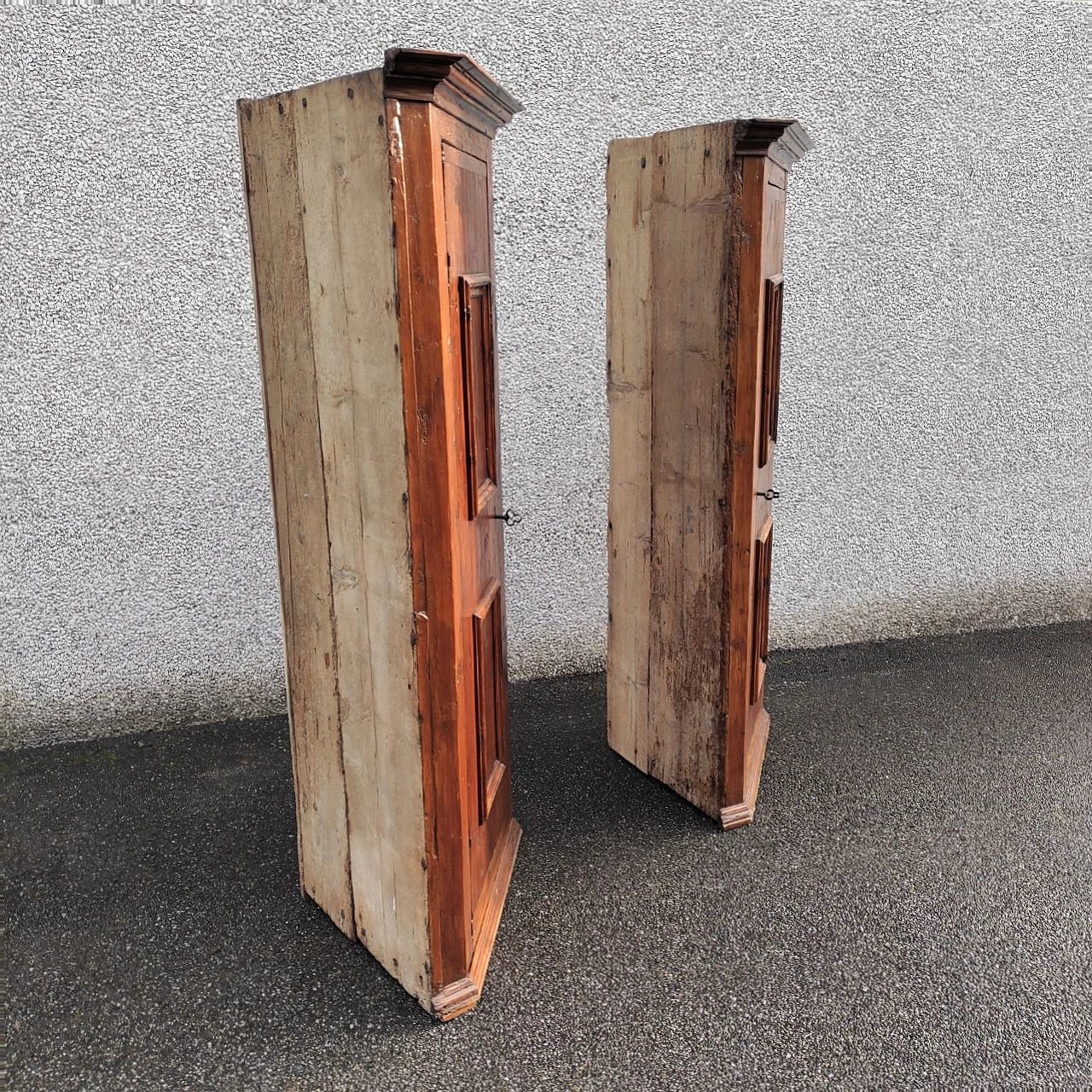 Pair of walnut-stained spruce corner cabinets, 18th century 7