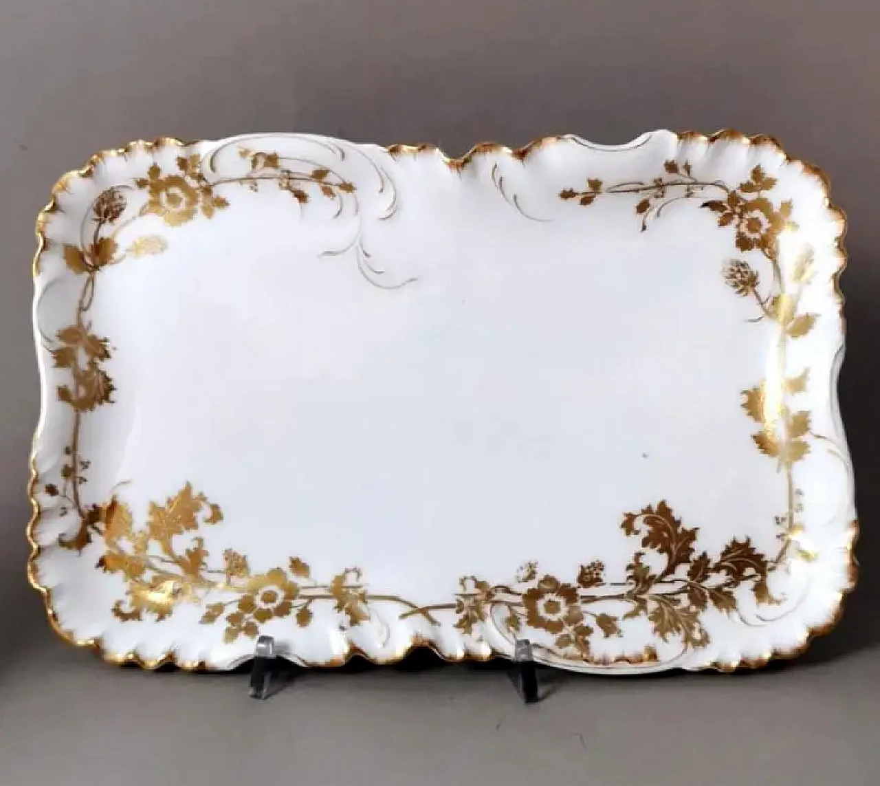 Pair of French white porcelain trays with gold decoration by Haviland, early 20th century 4