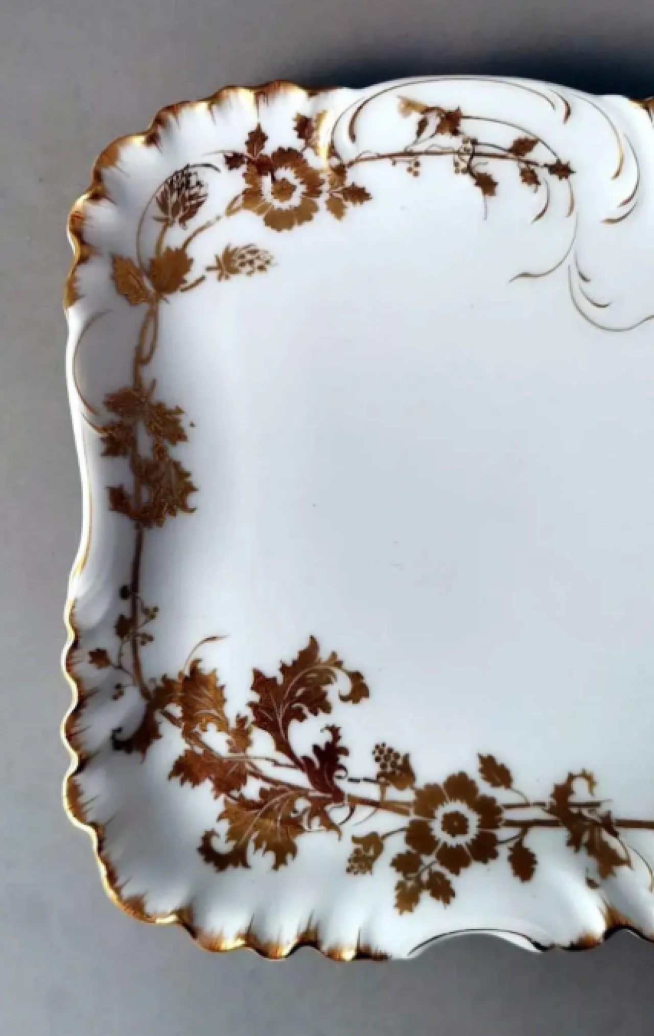 Pair of French white porcelain trays with gold decoration by Haviland, early 20th century 7