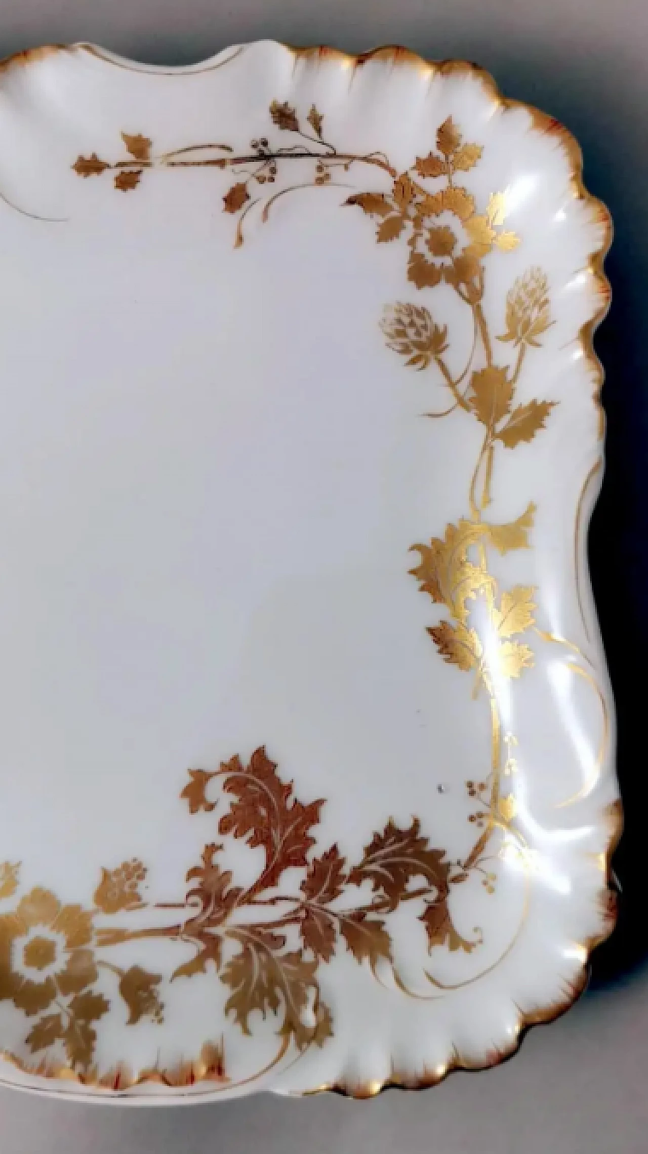 Pair of French white porcelain trays with gold decoration by Haviland, early 20th century 8