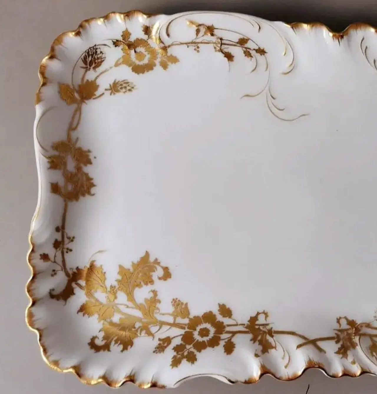 Pair of French white porcelain trays with gold decoration by Haviland, early 20th century 11